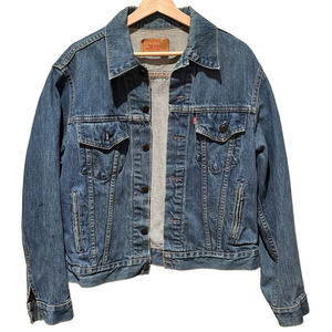 Levi's Denim Trucker Jacket Medium Wash Vintage 100% Cotton